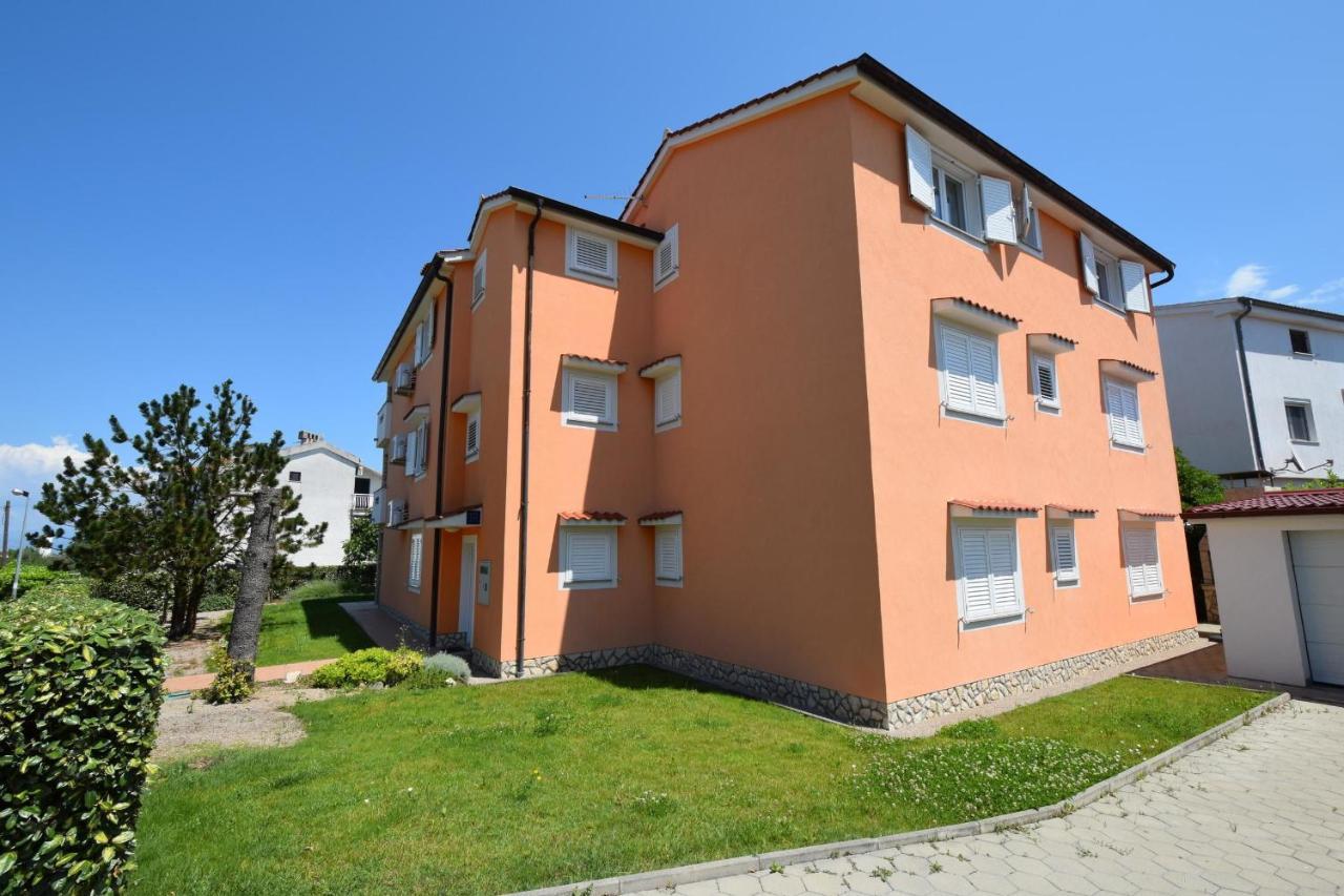 Apartments Gabrijel Malinska Exterior foto
