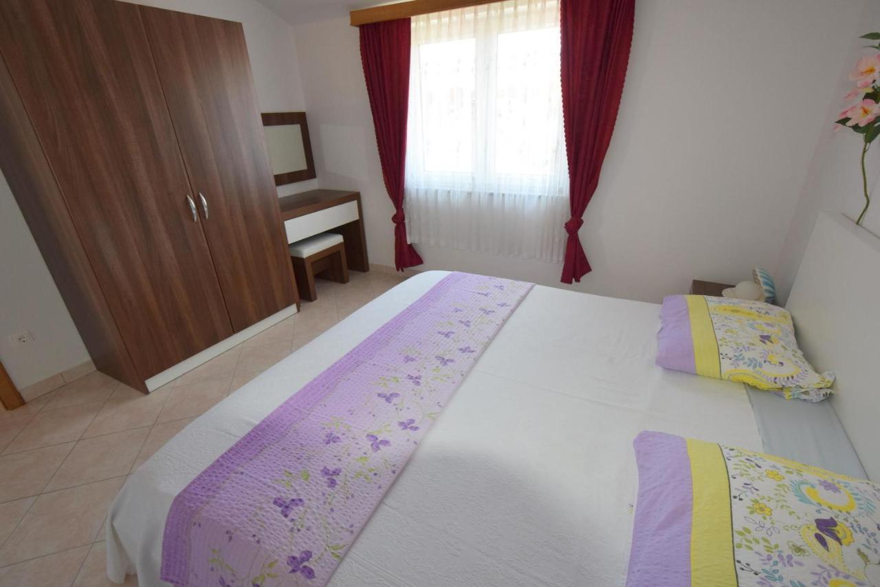 Apartments Gabrijel Malinska Exterior foto