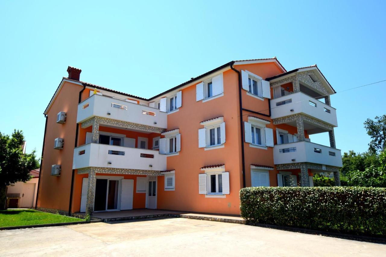 Apartments Gabrijel Malinska Exterior foto