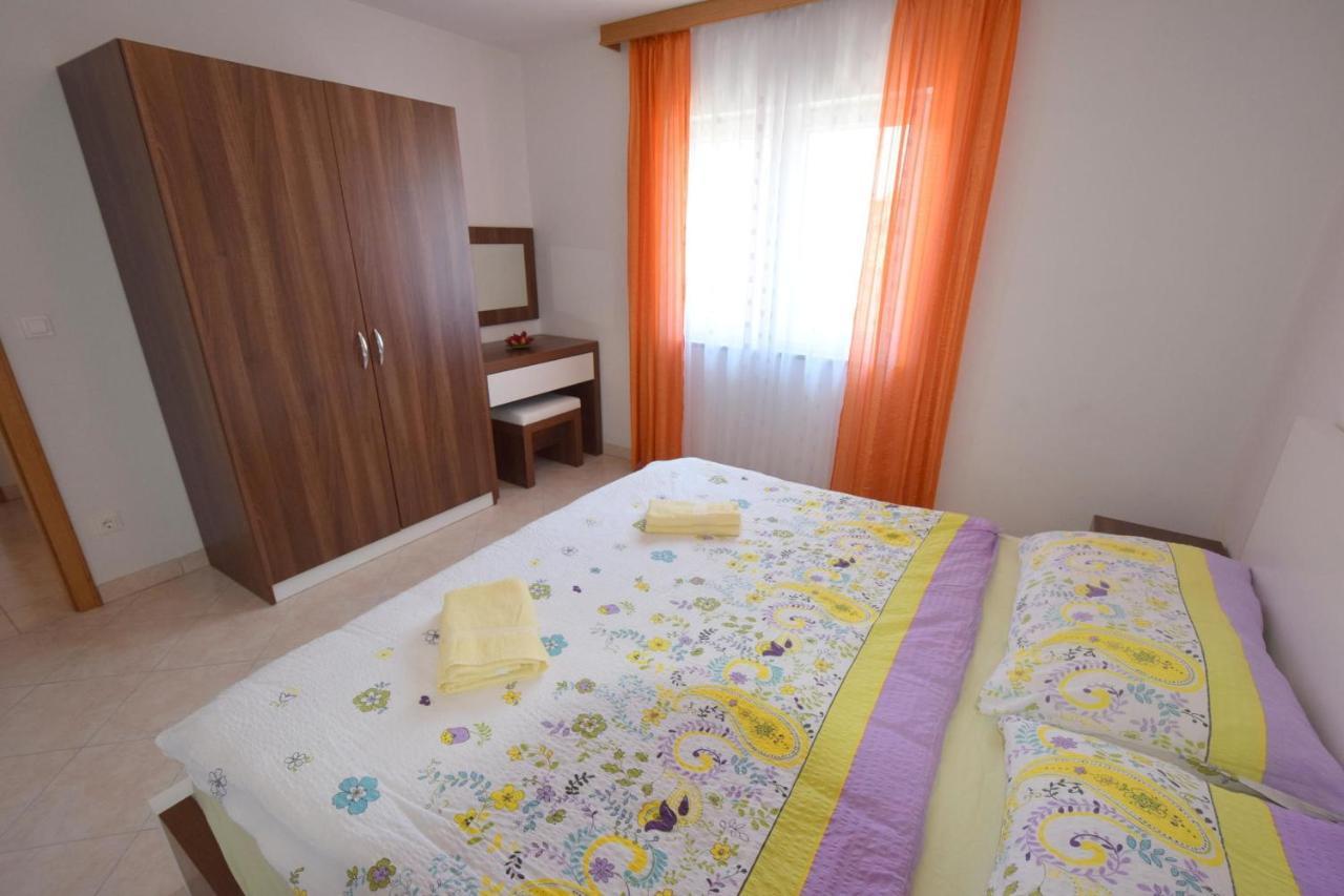 Apartments Gabrijel Malinska Exterior foto